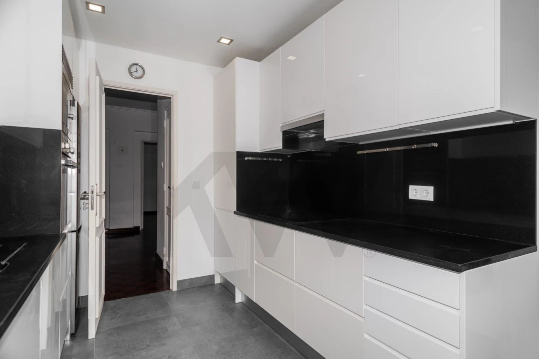 Apartamento T3 para Venda em Benfica Foto 3
