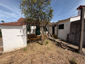 Moradia T3 para Venda em Nossa Senhora do Pranto