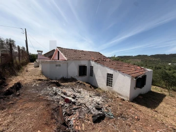 Moradia T3 para Venda em Nossa Senhora do Pranto