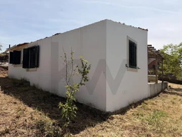 Moradia T3 para Venda em Nossa Senhora do Pranto