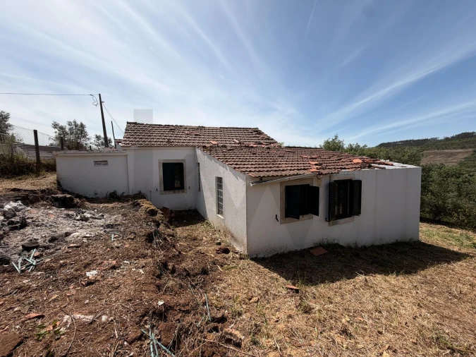 Moradia T3 para Venda em Nossa Senhora do Pranto Foto 4