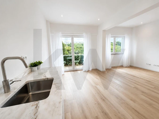 Apartamento T2 para Arrendamento em Lumiar Foto 3