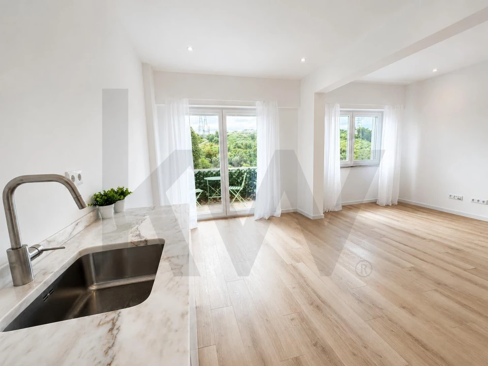 Apartamento T2 para Arrendamento em Lumiar Foto 3