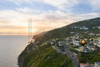Moradia T5 para Venda em Arco da Calheta