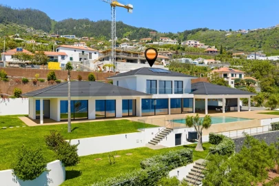 Moradia T5 para Venda em Arco da Calheta