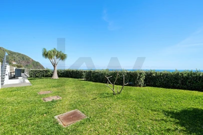 Moradia T5 para Venda em Arco da Calheta