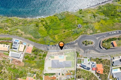Moradia T5 para Venda em Arco da Calheta