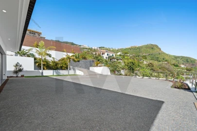 Moradia T5 para Venda em Arco da Calheta