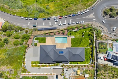 Moradia T5 para Venda em Arco da Calheta