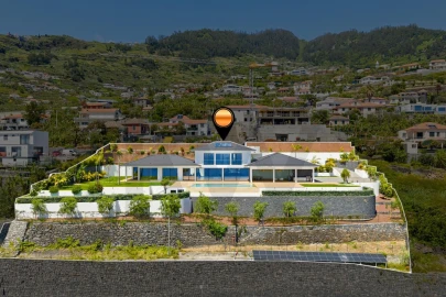 Moradia T5 para Venda em Arco da Calheta