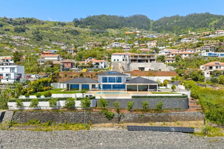 Moradia T5 para Venda em Arco da Calheta Foto 71