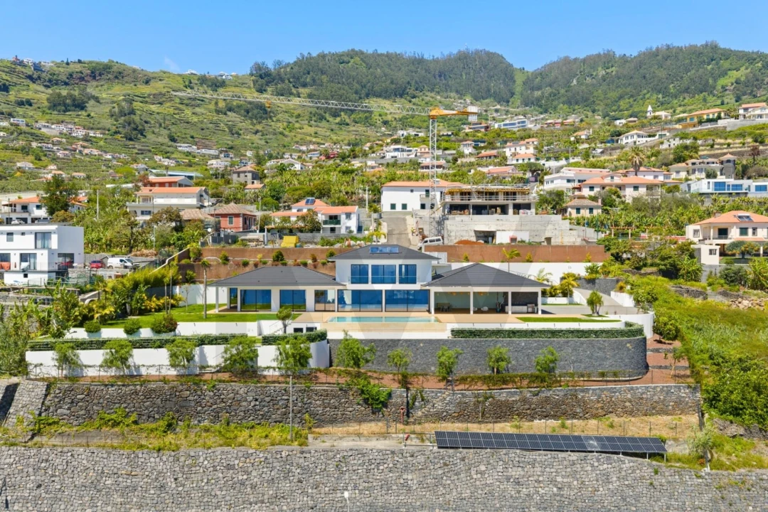 Moradia T5 para Venda em Arco da Calheta Foto 71