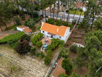 Moradia T3 para Venda em Charneca de Caparica e Sobreda
