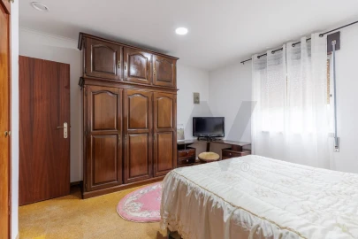 Moradia T3 para Venda em Charneca de Caparica e Sobreda