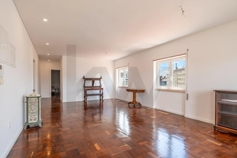 Apartamento T2 para Venda em Avenidas Novas Foto 2