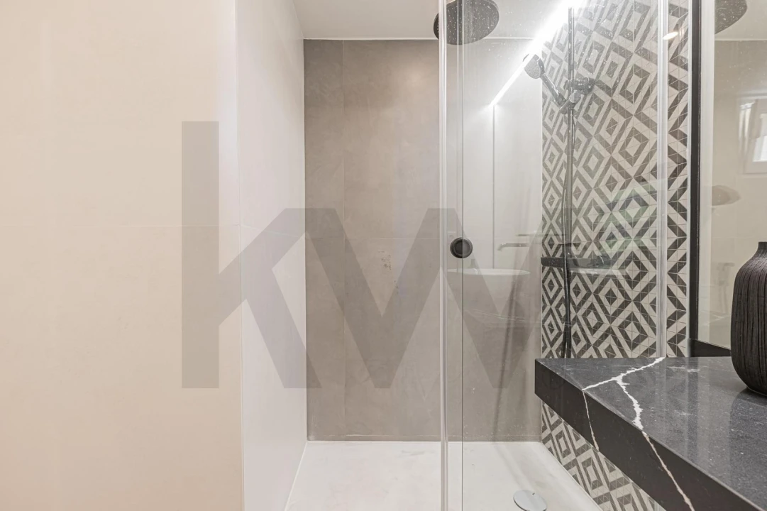 Apartamento T1 para Arrendamento em Santo António Foto 2