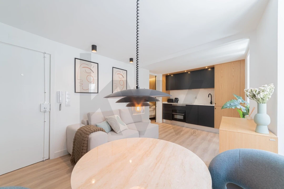 Apartamento T1 para Arrendamento em Santo António Foto 9