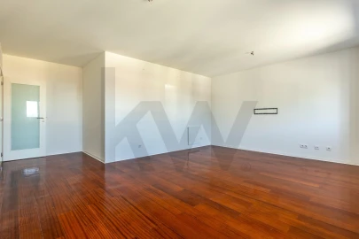 Apartamento T3 para Arrendamento em Santa Marinha e São Pedro da Afurada