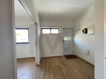Moradia T1 para Arrendamento em Mafamude e Vilar do Paraíso