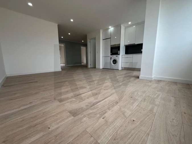 Apartamento T4 para Venda em Alfragide Foto 3