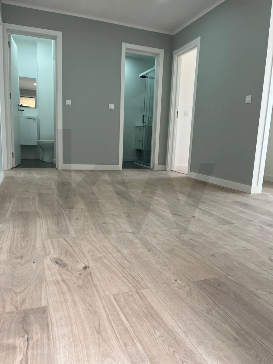 Apartamento T4 para Venda em Alfragide Foto 9