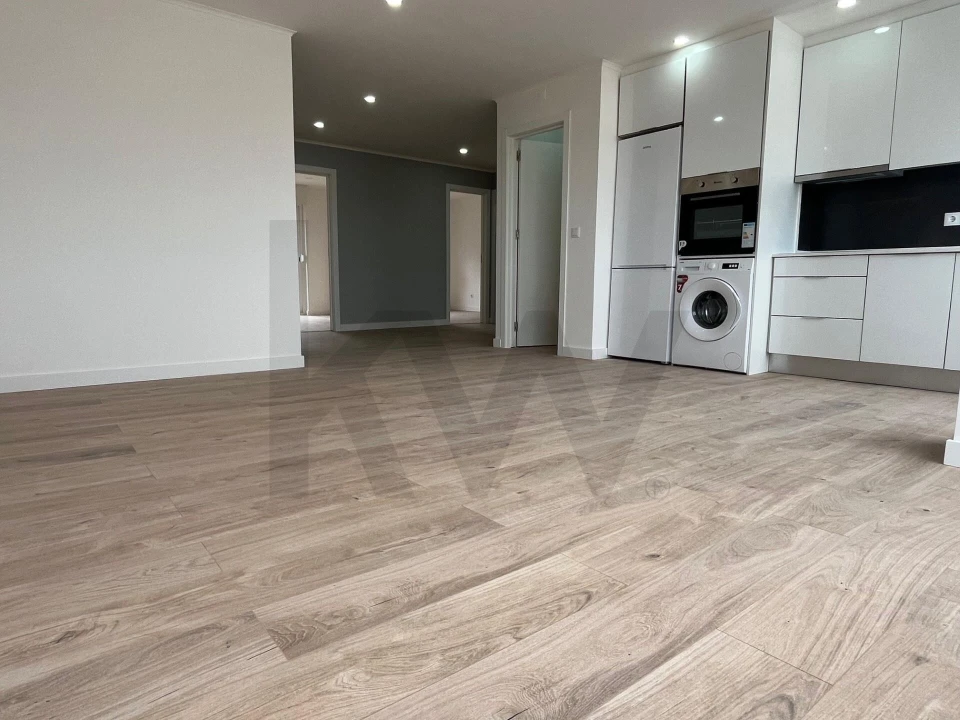 Apartamento T4 para Venda em Alfragide Foto 2