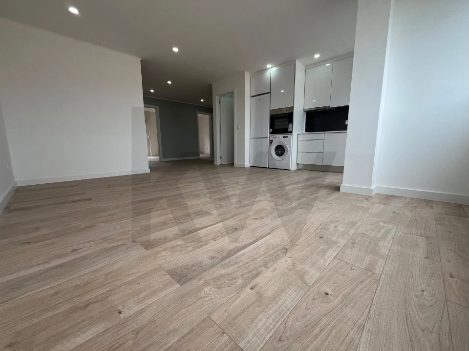 Apartamento T4 para Venda em Alfragide Foto 3