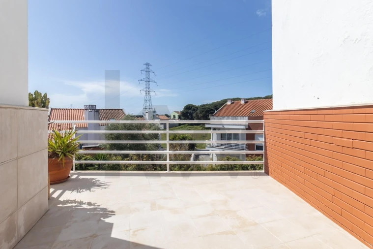 Moradia T3 para Arrendamento em Charneca de Caparica e Sobreda Foto 9