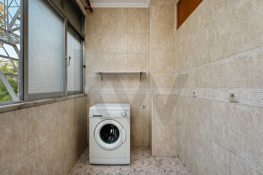 Apartamento T2 para Venda em Lumiar Foto 6