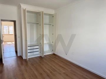 Apartamento T3 para Arrendamento em Arroios