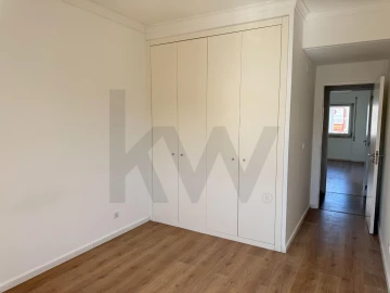 Apartamento T3 para Arrendamento em Arroios