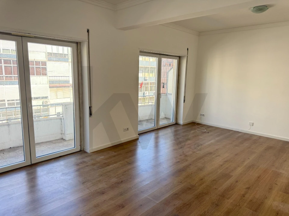 Apartamento T3 para Arrendamento em Arroios Foto 7