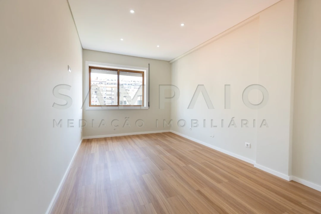 Apartamento T3 para Venda em Bonfim Foto 35