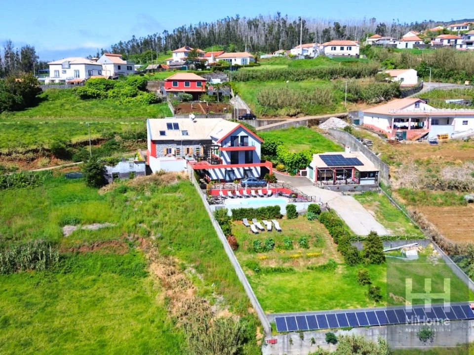 Moradia T8 para Venda em Fajã da Ovelha Foto 1