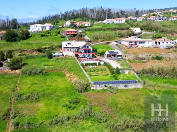Moradia T8 para Venda em Fajã da Ovelha