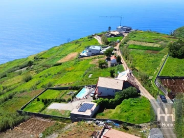 Moradia T8 para Venda em Fajã da Ovelha