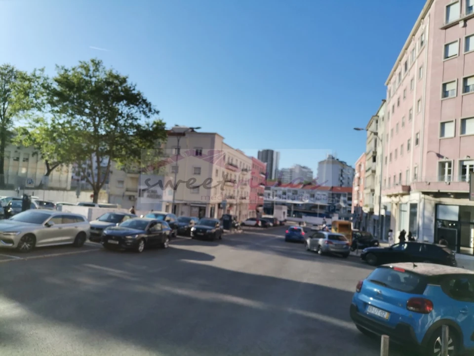 Negócio para Venda em Areeiro Foto 12