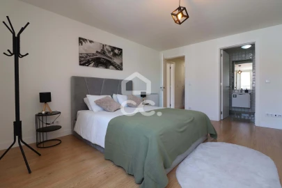 Apartamento T2 para Arrendamento em Sé Nova, Santa Cruz, Almedina e São Bartolomeu