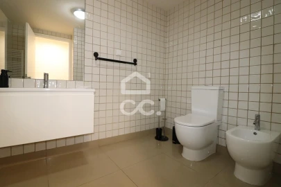 Apartamento T2 para Arrendamento em Sé Nova, Santa Cruz, Almedina e São Bartolomeu