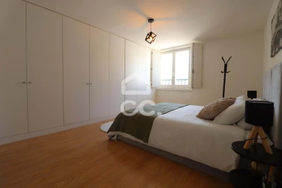 Apartamento T2 para Arrendamento em Sé Nova, Santa Cruz, Almedina e São Bartolomeu