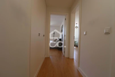 Apartamento T2 para Arrendamento em Sé Nova, Santa Cruz, Almedina e São Bartolomeu