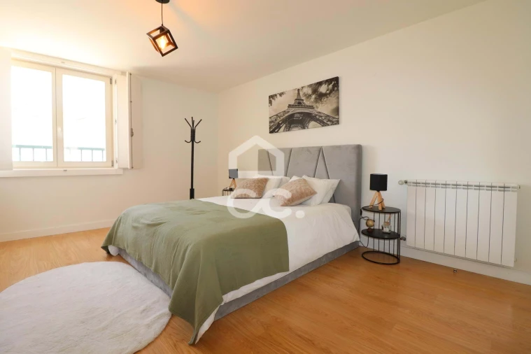 Apartamento T2 para Arrendamento em Sé Nova, Santa Cruz, Almedina e São Bartolomeu Foto 12