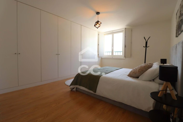 Apartamento T2 para Arrendamento em Sé Nova, Santa Cruz, Almedina e São Bartolomeu Foto 14
