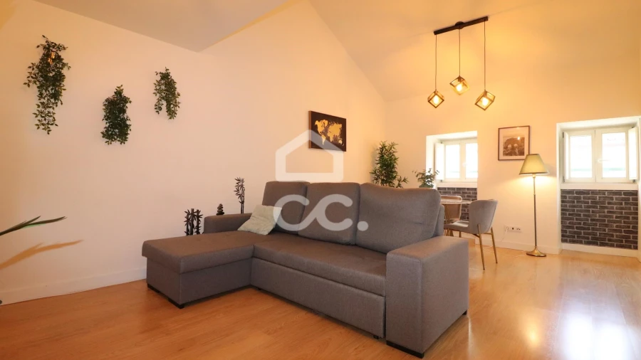 Apartamento T2 para Arrendamento em Sé Nova, Santa Cruz, Almedina e São Bartolomeu