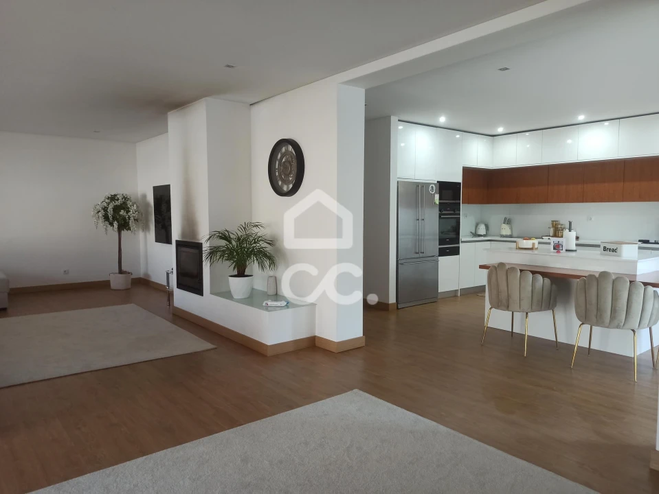 Moradia T4 para Venda em Areias, Sequeirô, Lama e Palmeira Foto 11