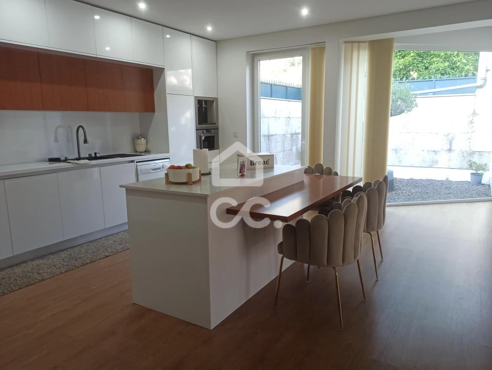 Moradia T4 para Venda em Areias, Sequeirô, Lama e Palmeira Foto 13