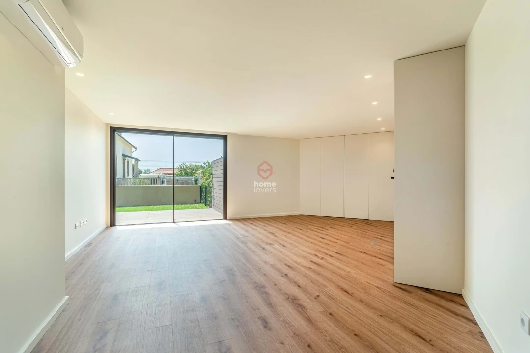 Apartamento T2 para Venda em Arcozelo Foto 1