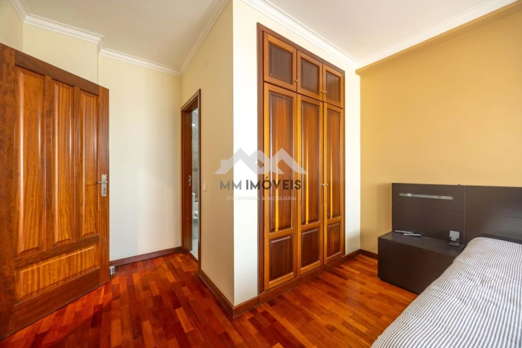 Apartamento T3 para Venda em Esmoriz Foto 11