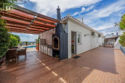 Moradia T4 para Venda em Albufeira e Olhos de Água