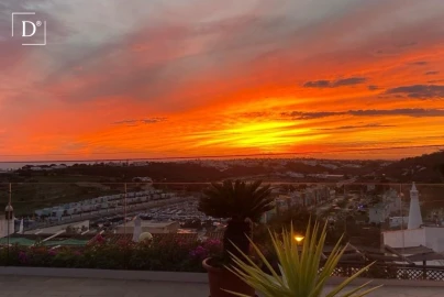 Moradia T4 para Venda em Albufeira e Olhos de Água